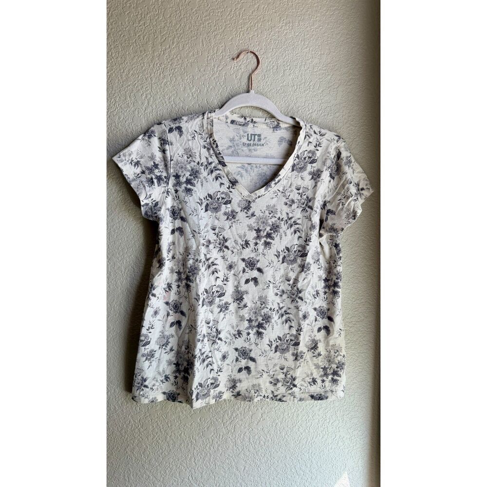 Uniqlo UT x Epice Design Floral V Neck T Shirt Small 2017